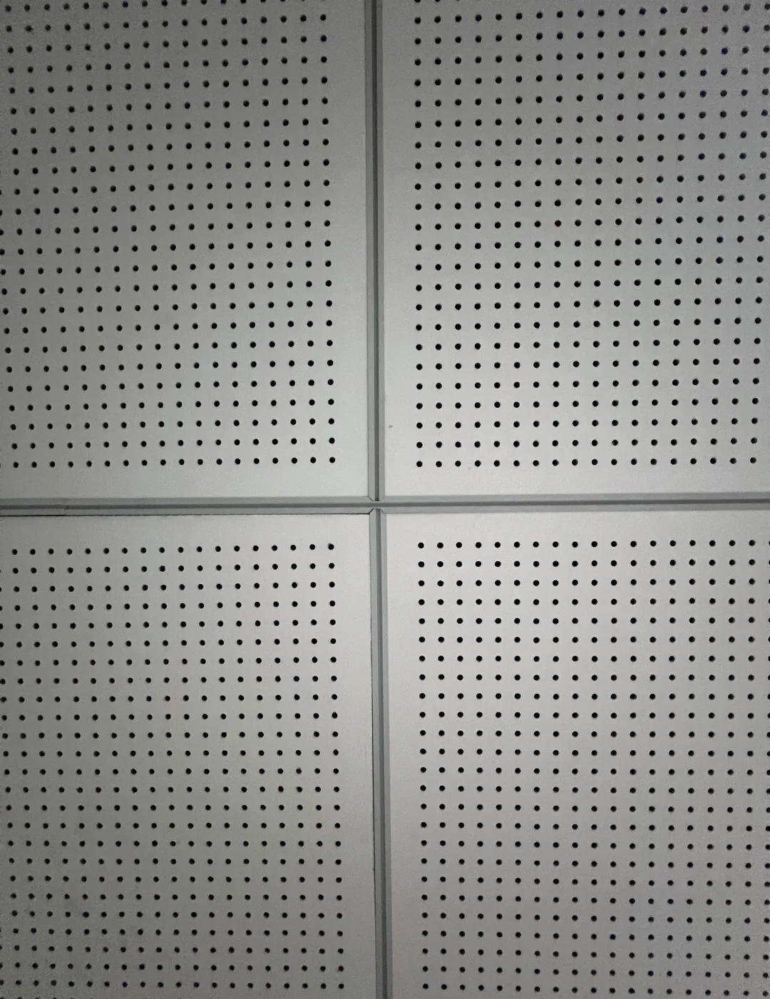 穿孔吸音板检验检测与性能验证——从实验室数据到工程效果的质量闭环