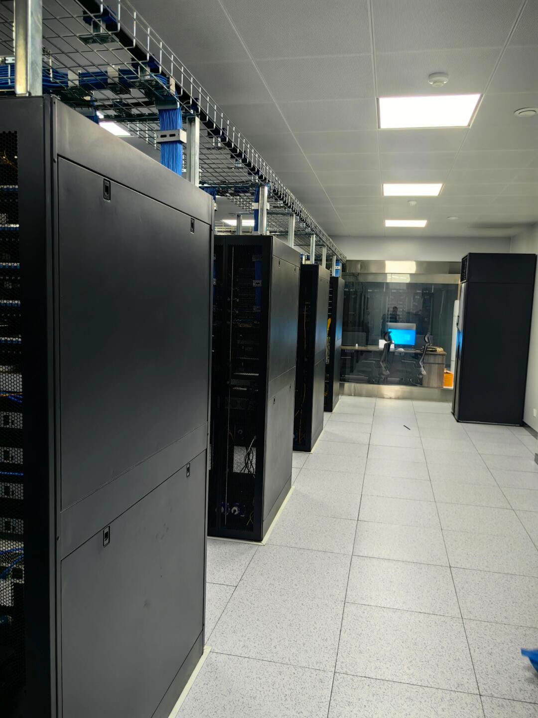 林德纳硫酸钙防静电地板：技术体系、性能优势与行业发展前瞻