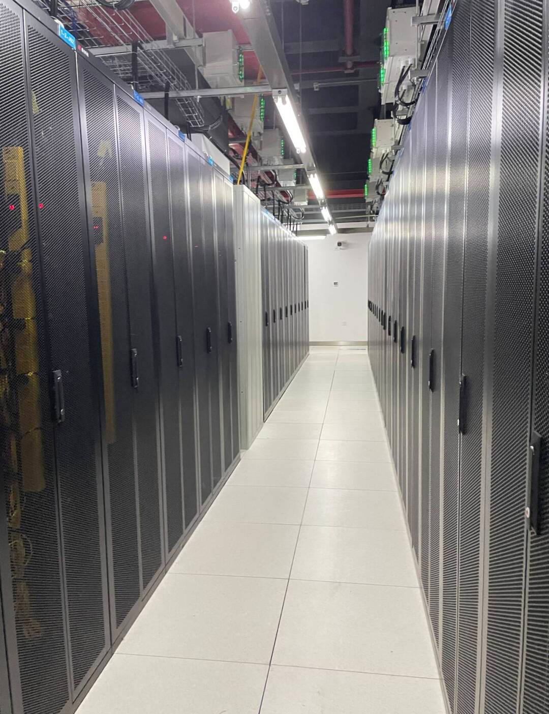 防静电地板技术体系与工程应用——从材料选型到系统集成